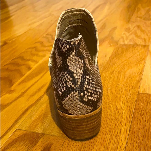 Dolce Vita Kadey Stella Snakeskin Embossed bootie - Picture 7 of 15